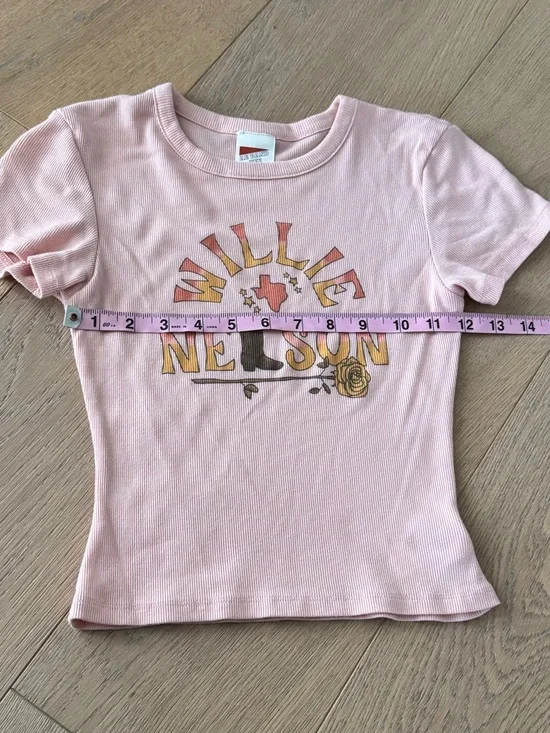 AE Band Tee Willie Nelson Pink Graphic Crop Tee XSmall - Picture 6 of 10
